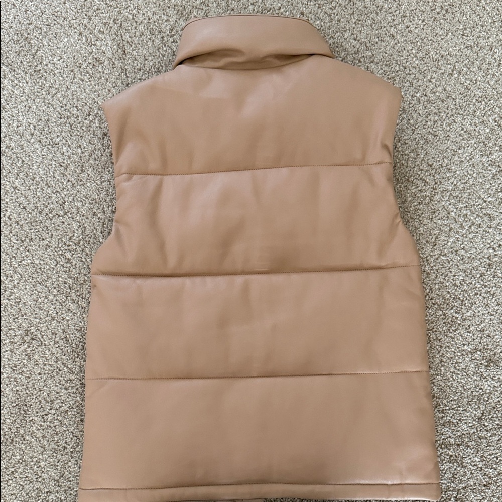 Abercrombie vegan leather vest - Picture 5 of 6